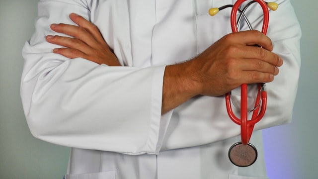 Medical consultation relating to medical negligence claims